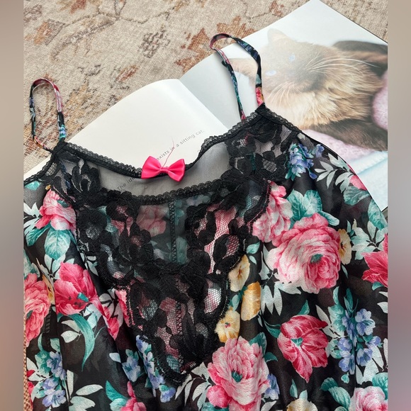 Colombine Other - Vintage Floral print Lace Chemise lingerie bodysuit